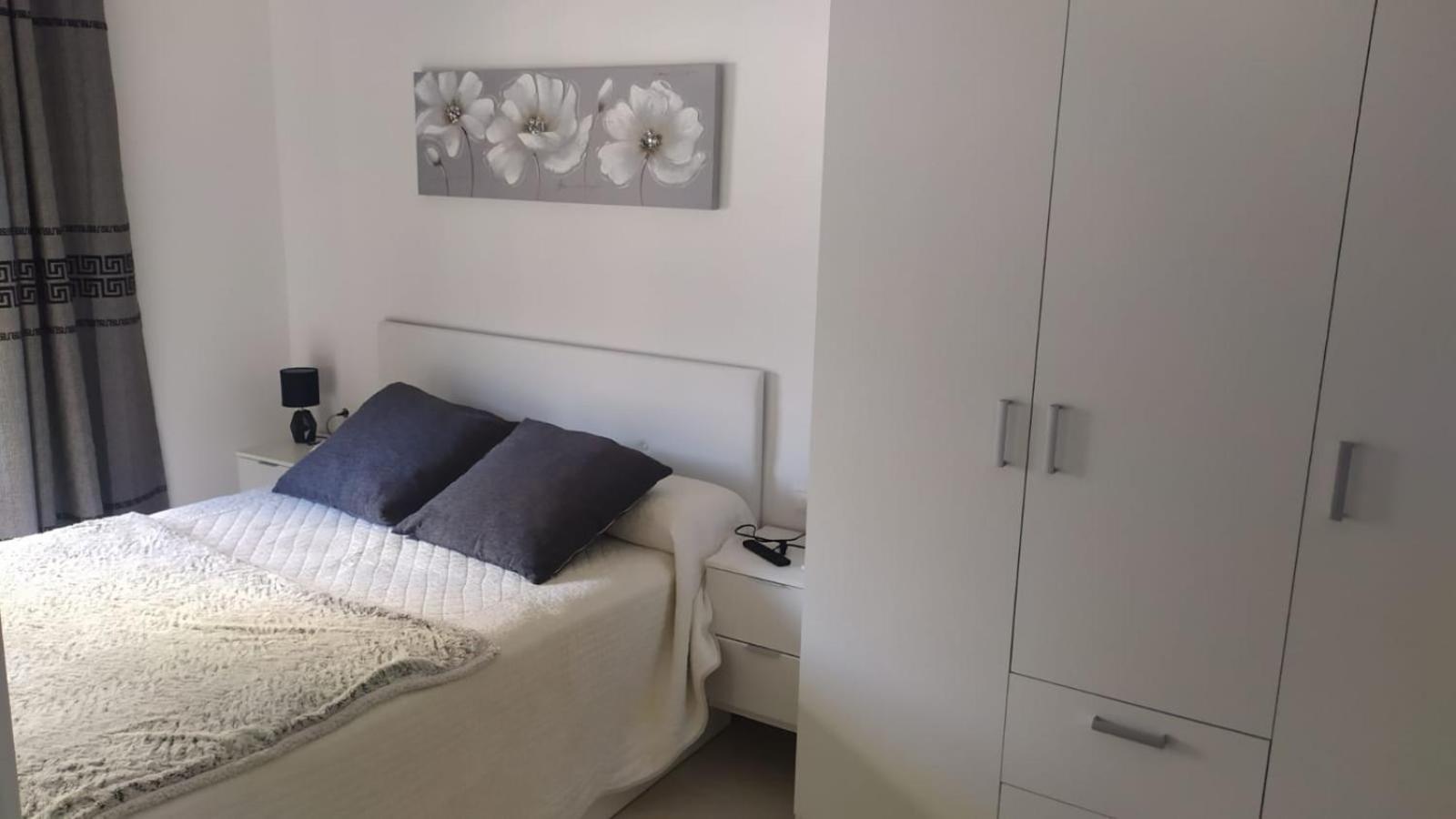Apartamento Nuevo Con Piscina Y Amplio Balcon Sant Carles de la Ràpita Exterior photo